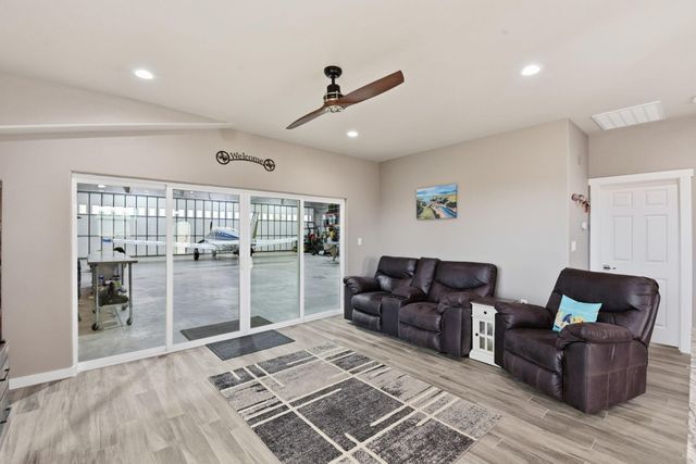 369 Air Park Drive, Livingston, TX 77351