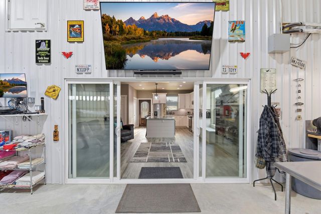 369 Air Park Drive, Livingston, TX 77351