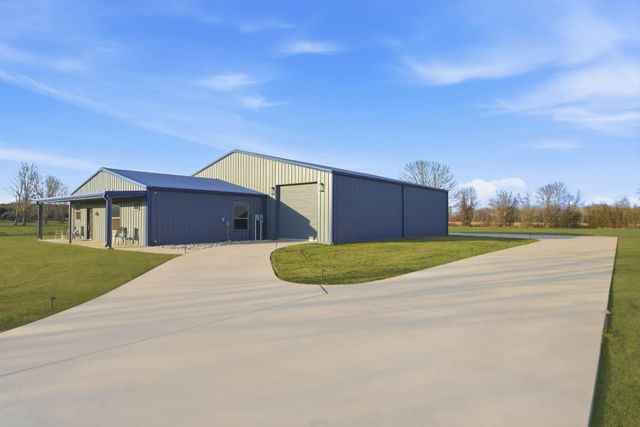 369 Air Park Drive, Livingston, TX 77351