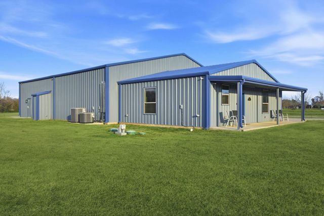 369 Air Park Drive, Livingston, TX 77351