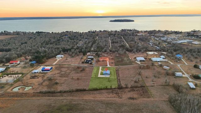 369 Air Park Drive, Livingston, TX 77351