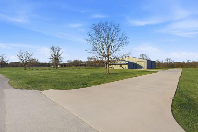 369 Air Park Drive, Livingston, TX 77351