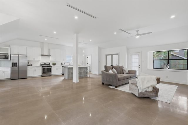 12523 Honeywood Trail, Houston, TX 77077