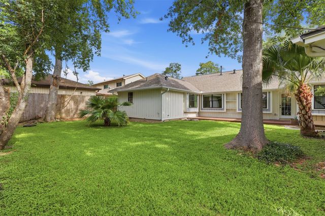 12523 Honeywood Trail, Houston, TX 77077