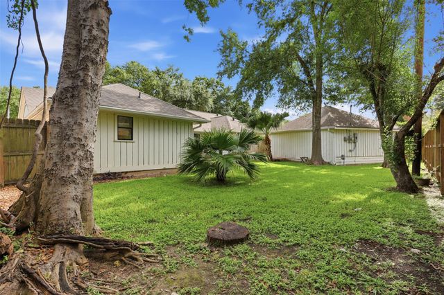 12523 Honeywood Trail, Houston, TX 77077