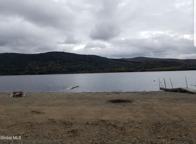 7 Scott Lane, Edinburg, NY 12134