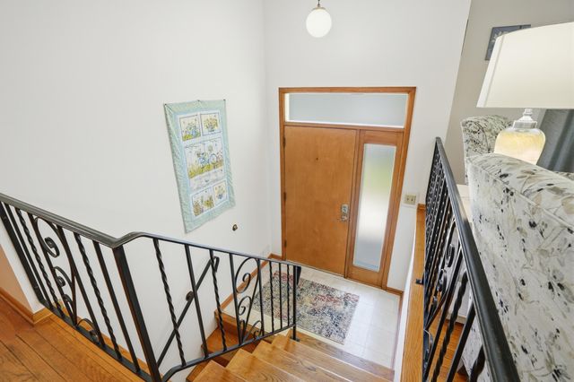 723 Maple Lane, Crown Point, IN 46307