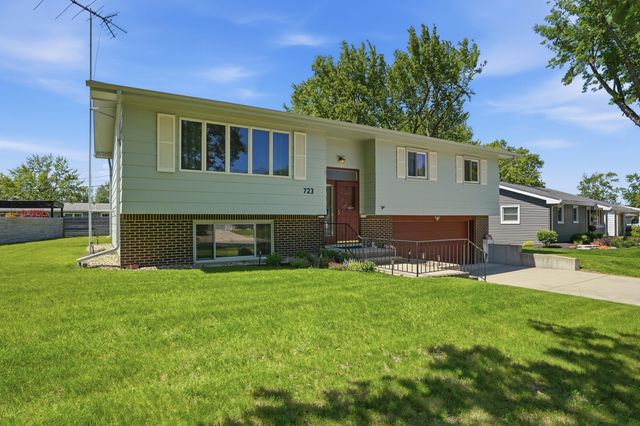 723 Maple Lane, Crown Point, IN 46307