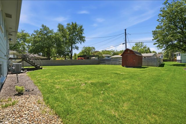 723 Maple Lane, Crown Point, IN 46307