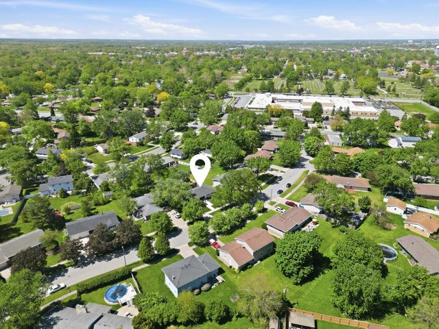 723 Maple Lane, Crown Point, IN 46307
