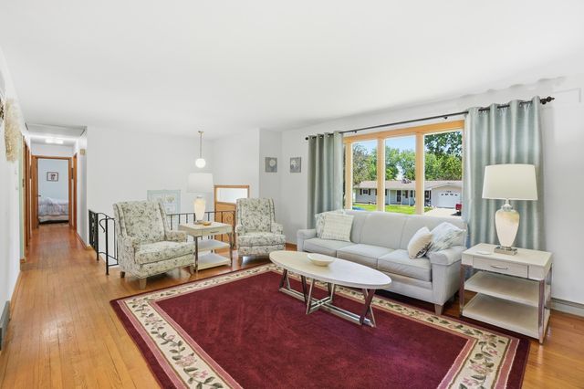 723 Maple Lane, Crown Point, IN 46307