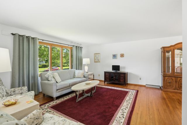 723 Maple Lane, Crown Point, IN 46307