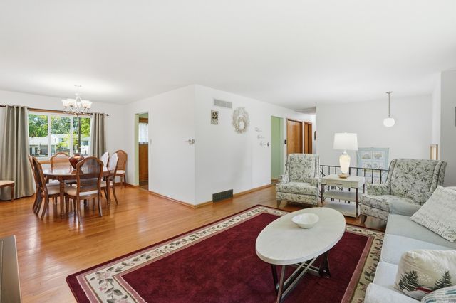 723 Maple Lane, Crown Point, IN 46307