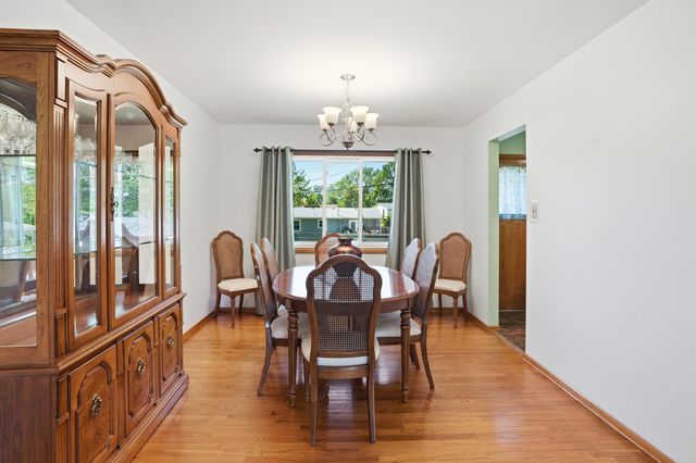 723 Maple Lane, Crown Point, IN 46307
