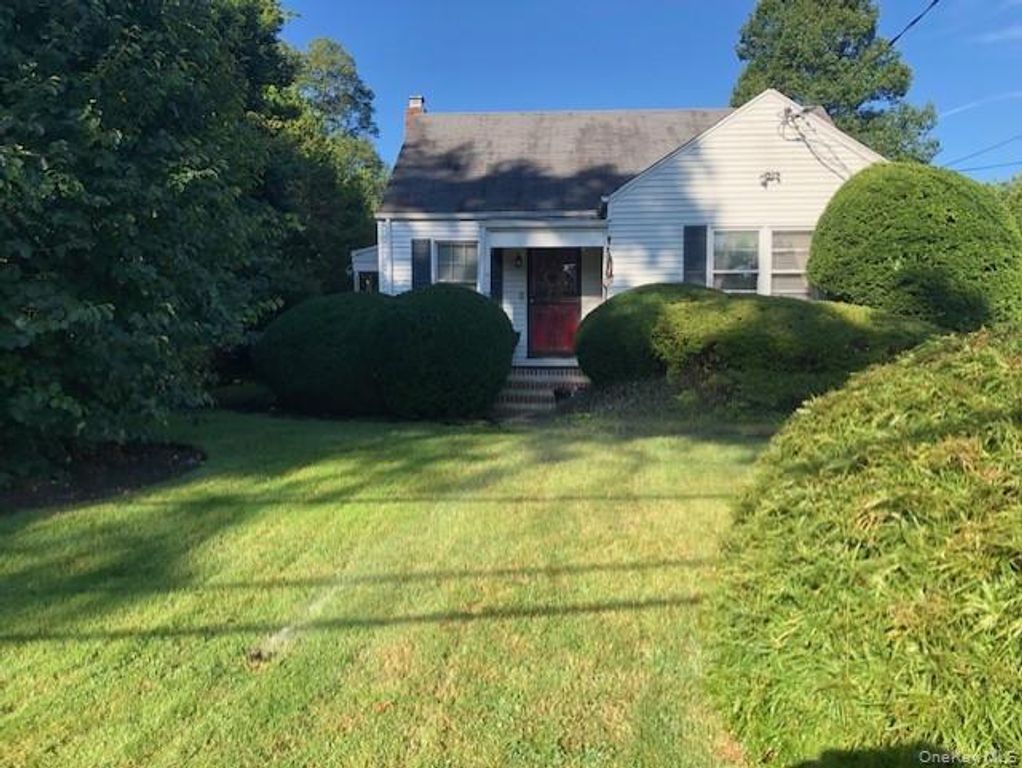 87 11th Avenue, South Huntington, NY 11746 — exterior