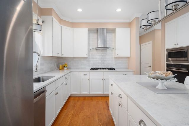 14 Dover Street, Lincoln, RI 02865