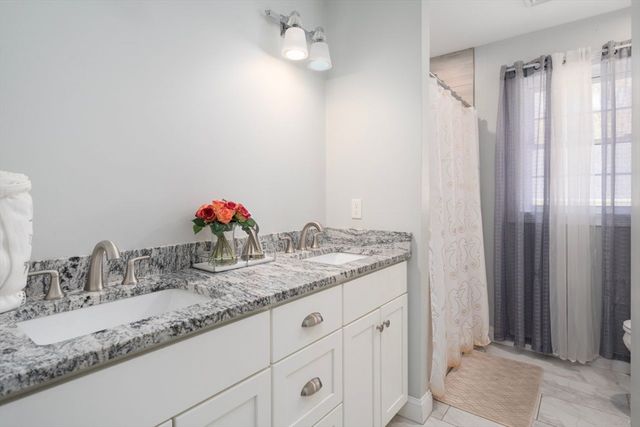 14 Dover Street, Lincoln, RI 02865