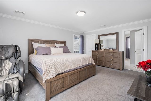 14 Dover Street, Lincoln, RI 02865