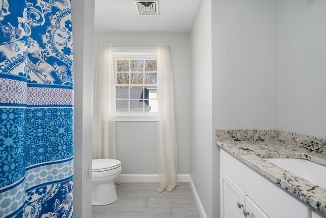 14 Dover Street, Lincoln, RI 02865