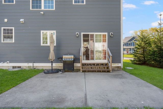 14 Dover Street, Lincoln, RI 02865