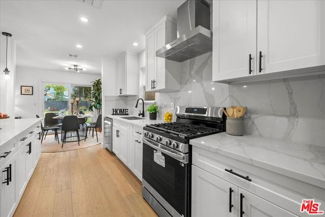 5815 Saloma Avenue, Van Nuys, CA 91411