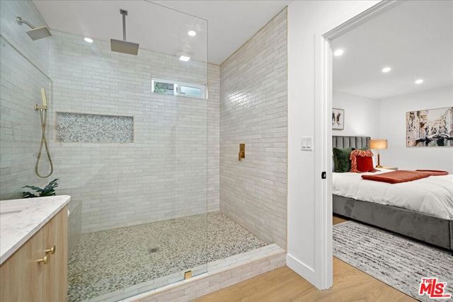 5815 Saloma Avenue, Van Nuys, CA 91411