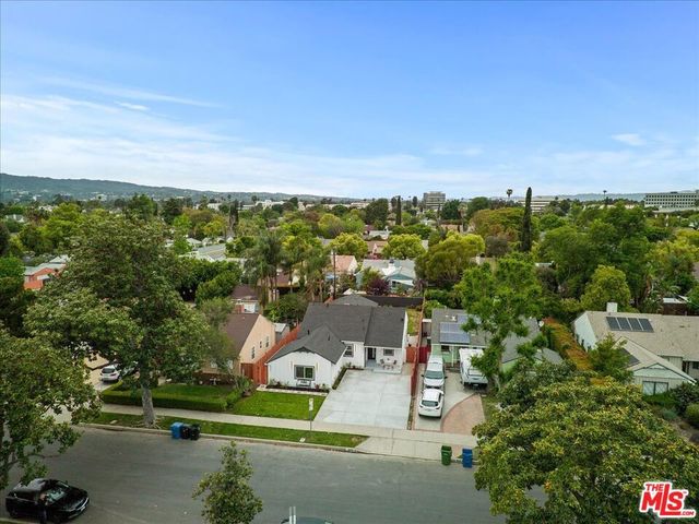 5815 Saloma Avenue, Van Nuys, CA 91411