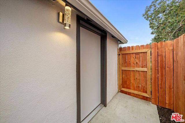 5815 Saloma Avenue, Van Nuys, CA 91411