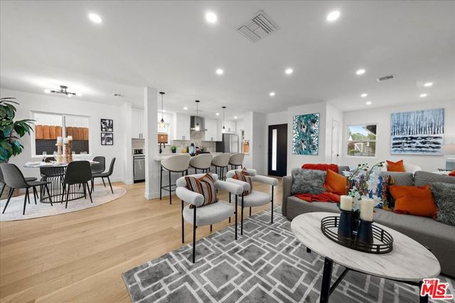 5815 Saloma Avenue, Van Nuys, CA 91411