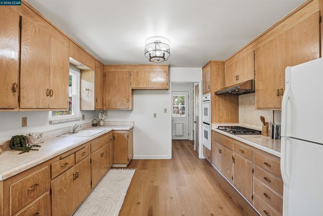 1911 Franklin Canyon Rd, Martinez, CA 94553