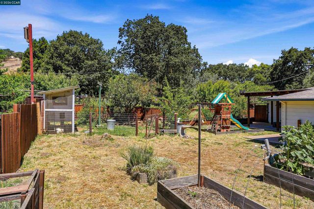 1911 Franklin Canyon Rd, Martinez, CA 94553