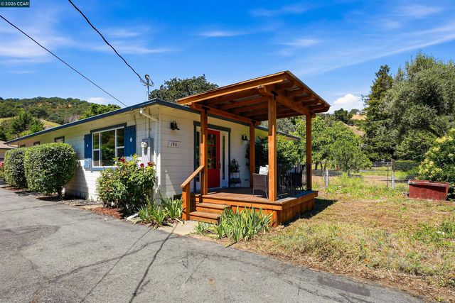 1911 Franklin Canyon Rd, Martinez, CA 94553