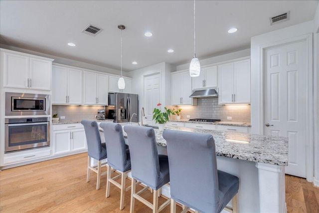 19619 Summit Glory TRL, Spicewood, TX 78669