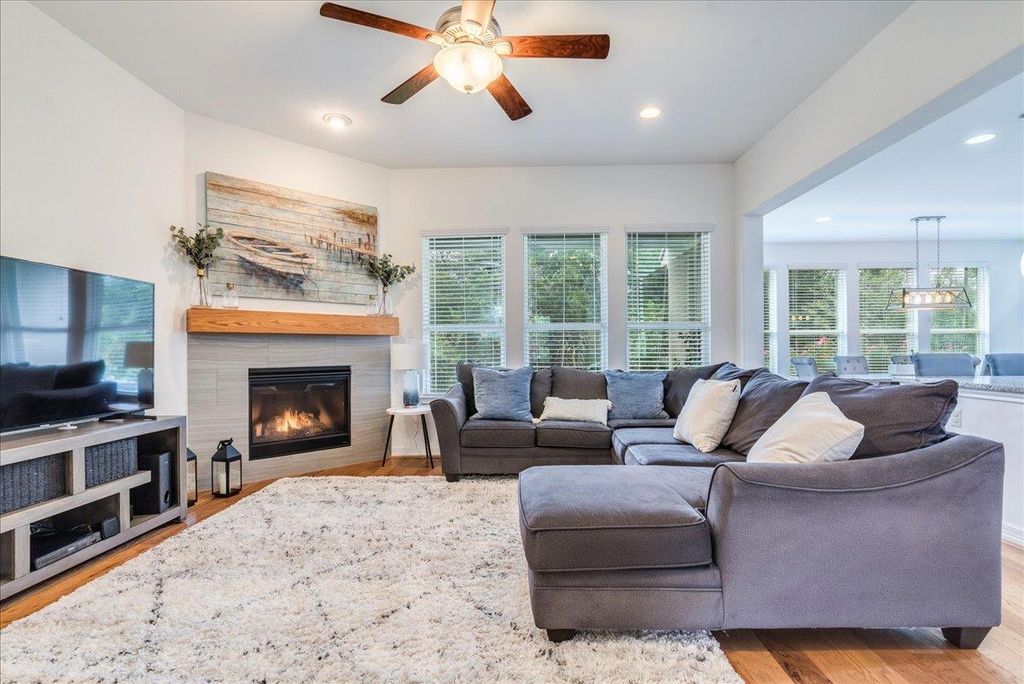 19619 Summit Glory TRL, Spicewood, TX 78669