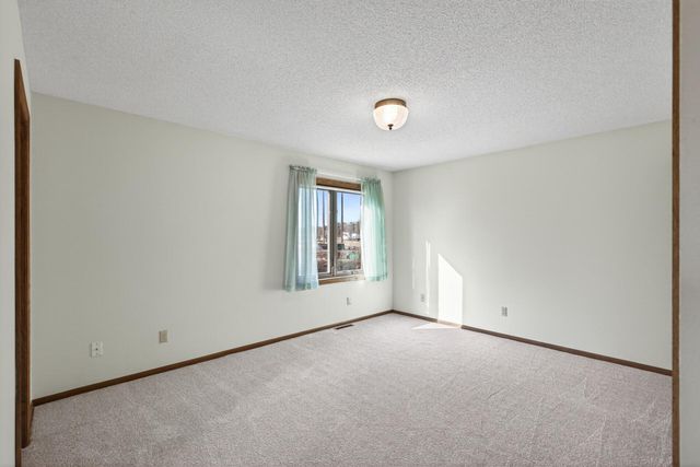 10849 Dalton Avenue NE, Monticello, MN 55362