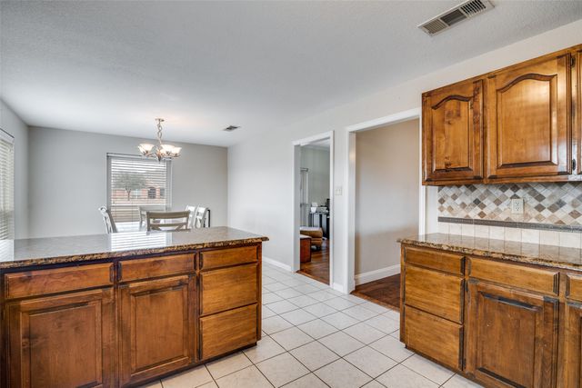 3610 Lakeway Drive, St Paul, TX 75098