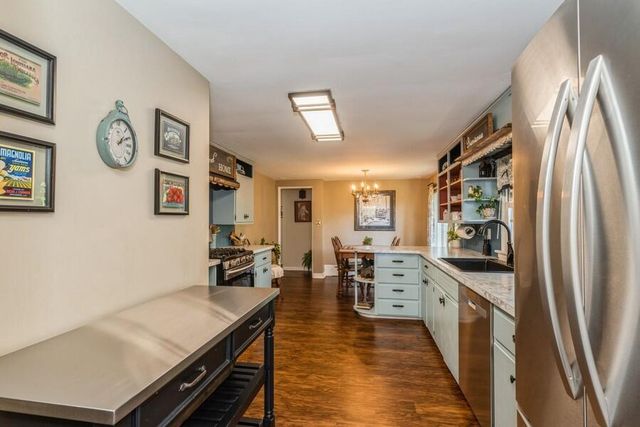 7807 Pershing BOULEVARD, Kenosha, WI 53142