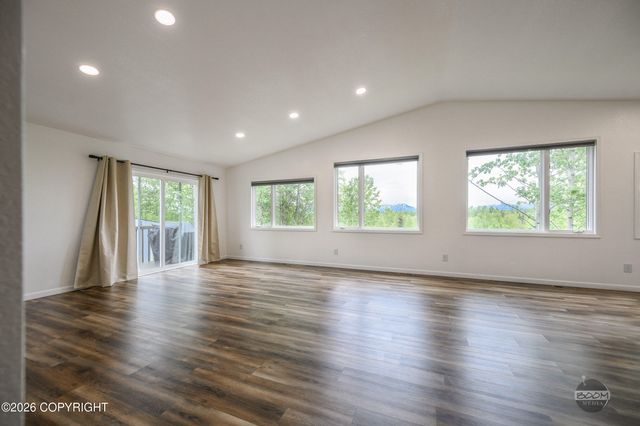 1550 E Raven Drive, Wasilla, AK 99654