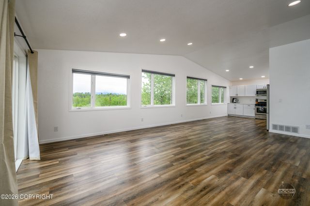 1550 E Raven Drive, Wasilla, AK 99654