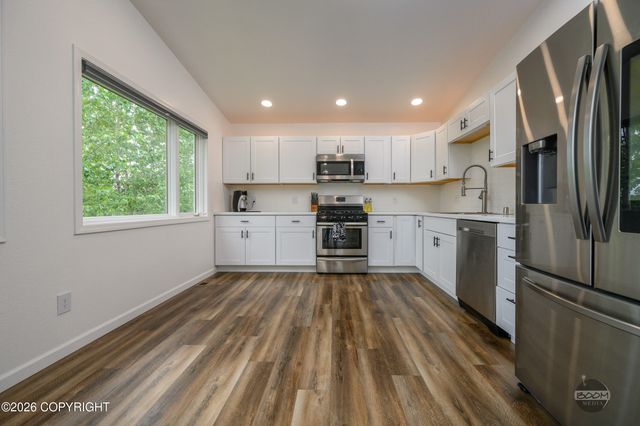 1550 E Raven Drive, Wasilla, AK 99654