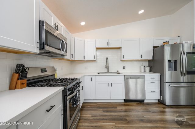 1550 E Raven Drive, Wasilla, AK 99654