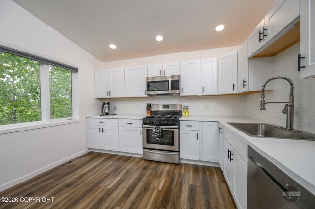 1550 E Raven Drive, Wasilla, AK 99654