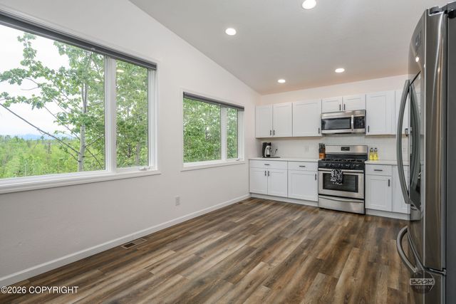 1550 E Raven Drive, Wasilla, AK 99654