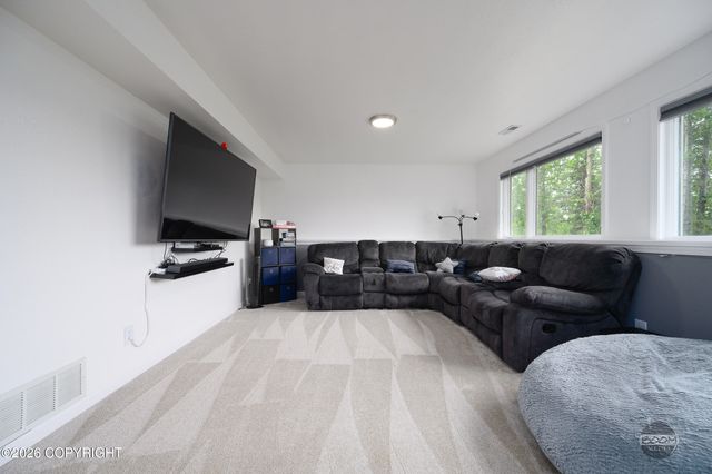 1550 E Raven Drive, Wasilla, AK 99654