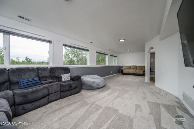 1550 E Raven Drive, Wasilla, AK 99654