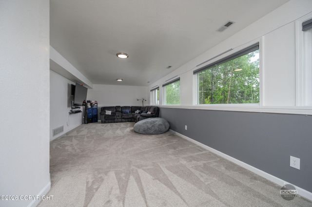 1550 E Raven Drive, Wasilla, AK 99654