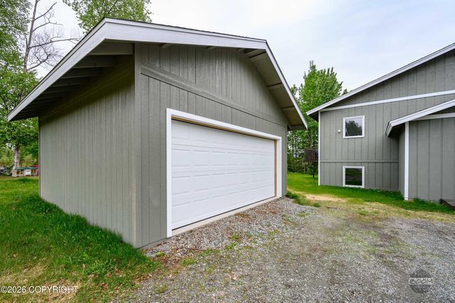1550 E Raven Drive, Wasilla, AK 99654