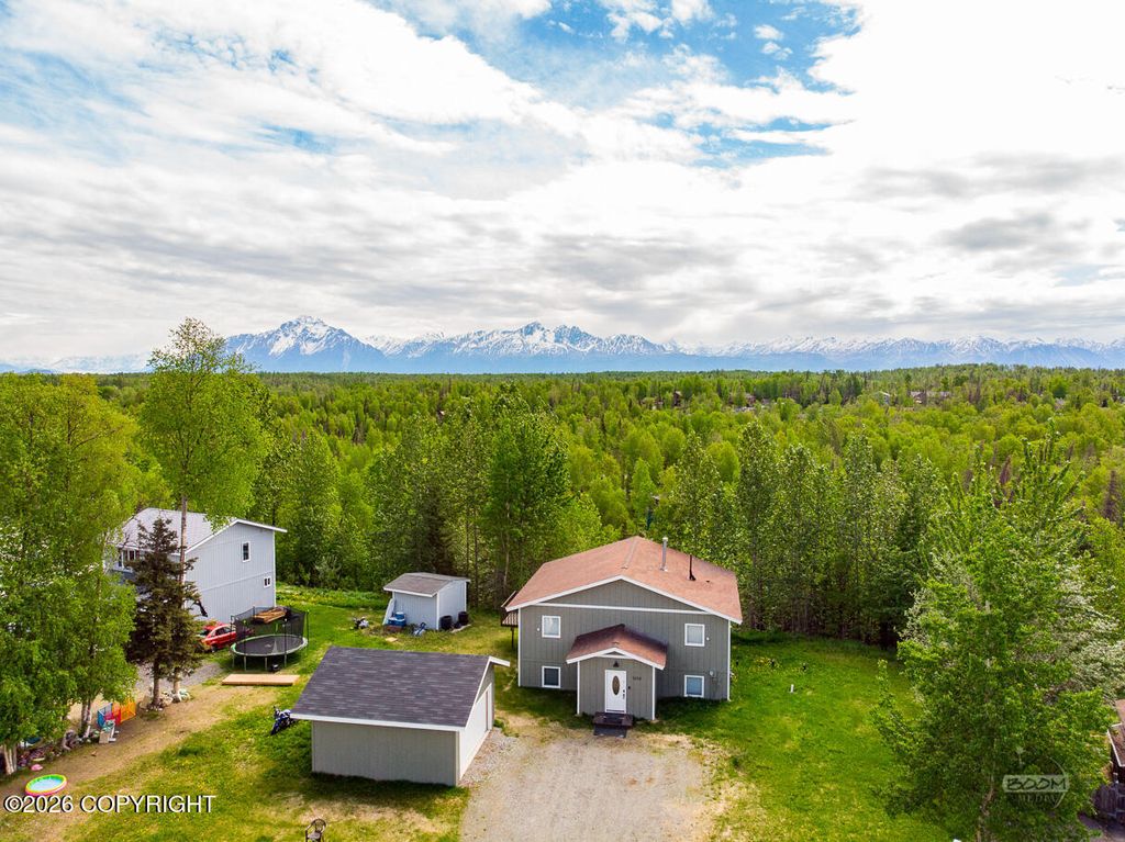 1550 E Raven Drive, Wasilla, AK 99654