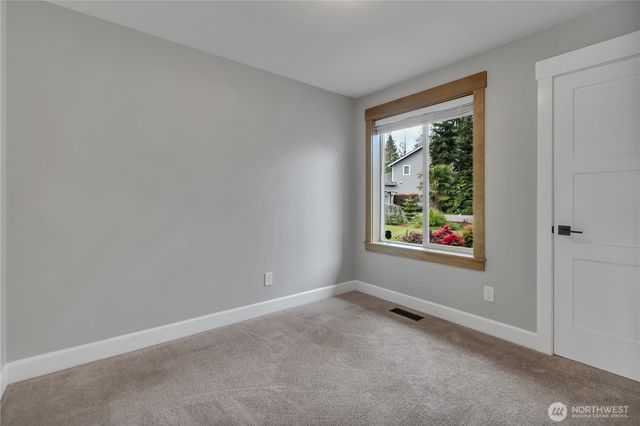 1125 S 258th Street, Des Moines, WA 98198