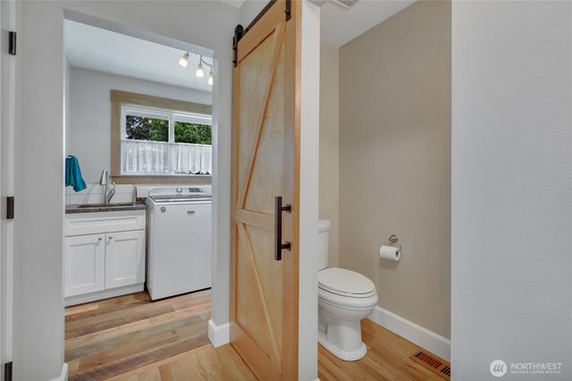 1125 S 258th Street, Des Moines, WA 98198